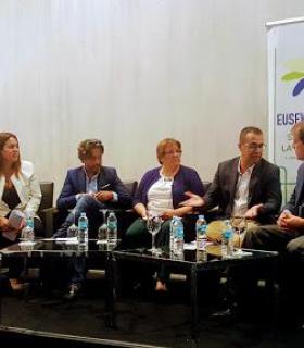 El auditorio Adán Martín acogió las jornadas de la Semana europea de la energía sostenible. · foto 2