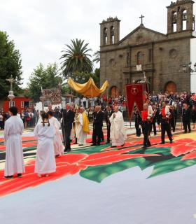 Tacoronte se vuelca en la celebración del Corpus Christi. · foto 2