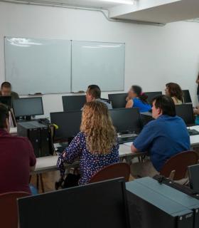 El Gobierno reforzará los programas de integración para personas con problemas de salud mental. · foto 2