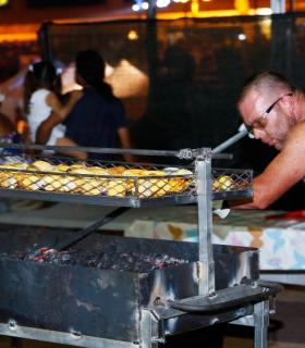 8.000 personas disfrutaron en Playa de Mogán de la mágica noche de San Juan. · foto 2