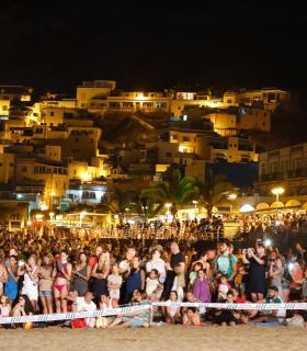 8.000 personas disfrutaron en Playa de Mogán de la mágica noche de San Juan. · foto 3