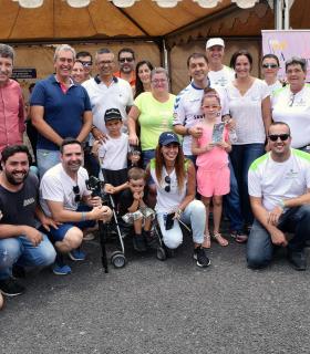 El Día del Vecino en Ofra confirma el gran músculo asociativo y comercial de la capital. · foto 3