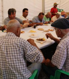 Los ganaderos del Mancomún reconocen la labor de Juan José Cazorla y Matías Peña. · foto 2