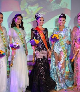 Janis Laura Díaz Almeida, Reina de las Fiestas de San Pedro 2017. · foto 1
