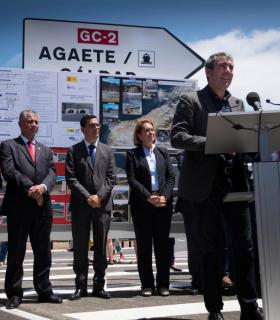 Clavijo asegura la prioridad absoluta de la segunda fase de la carretera de La Aldea en el nuevo convenio de carreteras. · foto 2