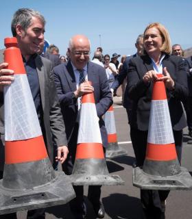 Clavijo asegura la prioridad absoluta de la segunda fase de la carretera de La Aldea en el nuevo convenio de carreteras. · foto 1