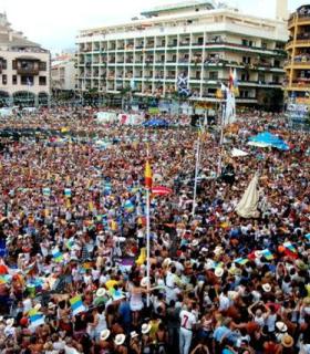 El Puerto de La Cruz se prepara para embarcar a la Virgen del Carmen. · foto 2