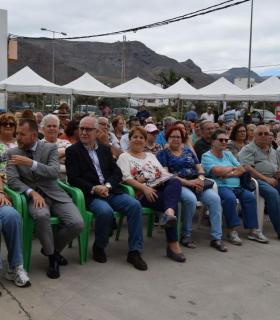 Piso Firme presume de cebollas en la vigésima edición de esta fiesta popular en Gáldar. · foto 2