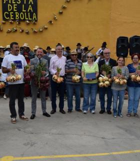 Piso Firme presume de cebollas en la vigésima edición de esta fiesta popular en Gáldar. · foto 7