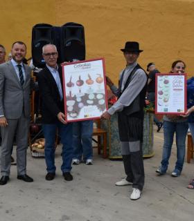 Piso Firme presume de cebollas en la vigésima edición de esta fiesta popular en Gáldar. · foto 1