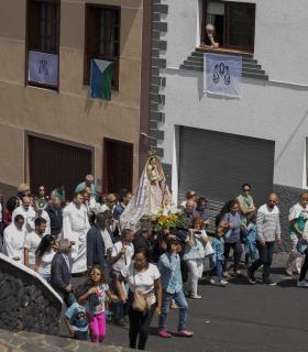 La Virgen de Los Reyes visitó hoy el hospital que lleva su nombre. · foto 1