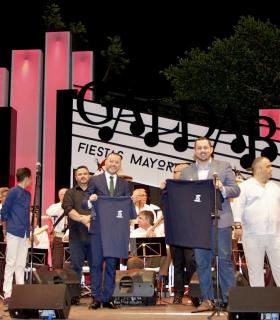 Facaracas encandila al público galdense en su tradicional cita con las folías. · foto 7