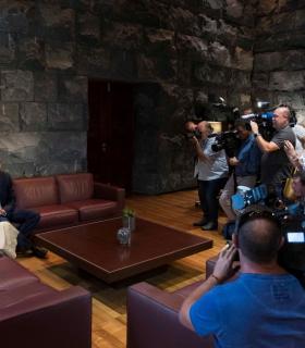 El presidente del Gobierno, Fernando Clavijo, se reúne con la ministra de Defensa, María Dolores de Cospedal. · foto 3