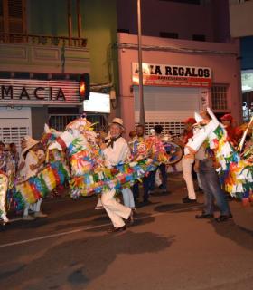 Los Caballitos de Fuego galopan hacia Santiago. · foto 2