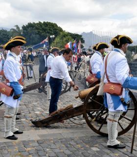 Santa Cruz de Tenerife recrea el desembarco británico en la ciudad y los combates en las fortificaciones. · foto 1