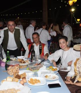 Miles de personas asisten al Baile de Magos de La Esperanza más caluroso que se recuerda. · foto 2