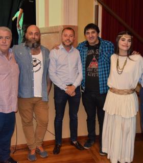 El Alcalde de Gáldar visitó hoy el rodaje del film No dormirás. · foto 7
