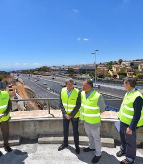 Clavijo: “La voluntad de acuerdo ha hecho posible encontrar soluciones a los problemas de movilidad en la TF-5”. · foto 5