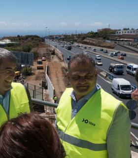 Clavijo: “La voluntad de acuerdo ha hecho posible encontrar soluciones a los problemas de movilidad en la TF-5”. · foto 3