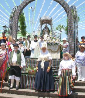La asistencia de miles de magos confirma la buena salud de la romería de La Esperanza. · foto 1