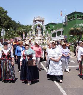La asistencia de miles de magos confirma la buena salud de la romería de La Esperanza. · foto 5