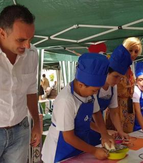 La XII Ruta del Gallo arranca con los talleres de cocina para niños. · foto 2