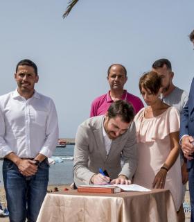 Comienzan las obras del paseo marítimo de Marañuelas a Anfi tras más de 20 años de paralización del proyecto. · foto 1