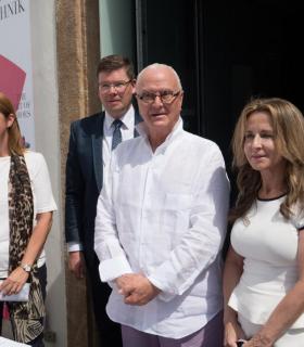 La Palma está presente en la exposición del diseñador Manolo Blahnik en Praga. · foto 2