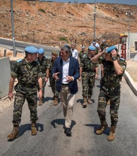 Fernando Clavijo destaca la labor que realizan las tropas isleñas en misión de paz. · foto 2