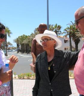 La nueva Plaza de Frasquita rinde homenaje a una mujer pionera en Caleta de Fuste. · foto 2