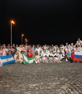 La XXIV Muestra Folclórica de los Pueblos hizo vibrar la bahía de El Médano. · foto 3