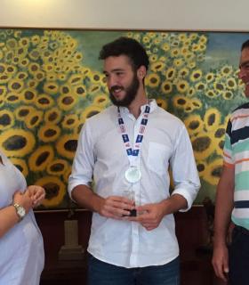 El Ayuntamiento felicita a Kilian Ramírez por los éxitos cosechados en el Campeonato del Mundo sub-19 de Balonmano. · foto 2