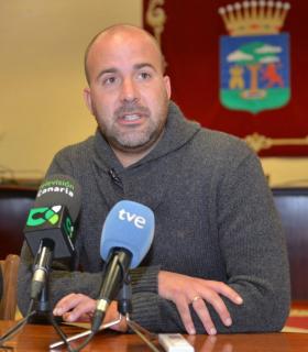El Cabildo de El Hierro aleja cualquier riesgo para la isla respecto al cargamento del ‘Chesire’ y confirma que se halla a 40 millas al sur de Gran Canaria. · foto 1