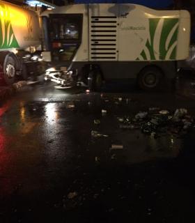 El Ayuntamiento de Telde recoge unas 9,5 toneladas de basura tras la noche de los fuegos de Melenara. · foto 5