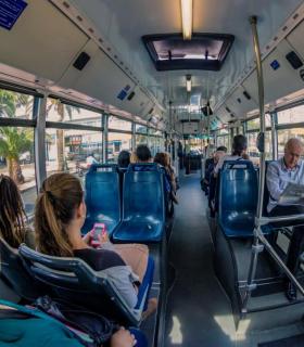 La amabilidad del conductor es el atributo más valorado por el cliente de Guaguas Municipales de Las Palmas de Gran Canaria. · foto 1