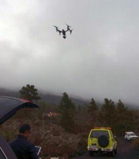 El CECOPIN emplea dos drones en las tareas de búsqueda de un hombre desaparecido en Garafía. · foto 2