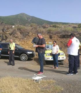 El CECOPIN emplea dos drones en las tareas de búsqueda de un hombre desaparecido en Garafía. · foto 1