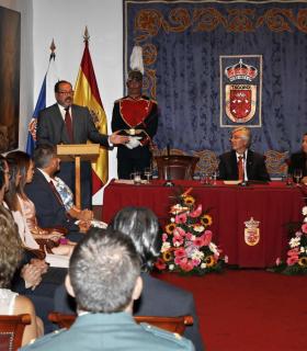 El acto de la lectura del pregón de las Fiestas del Cristo de Tacoronte 2017 ensalza la figura del doctor Ernesto Castro Martín y de toda su familia. · foto 3