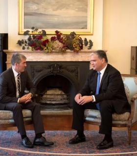 Fernando Clavijo y Vasco Alves Cordeiro firman un acuerdo de colaboración en materia de innovación, desarrollo y energías renovables. · foto 4
