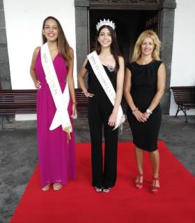 El Ayuntamiento de Santa Cruz de La Palma recibe a la joven Aitana María Molina, elegida Miss Turismo La Palma. · foto 1