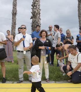 Más de 500 niños participan en la primera carrera Super Agente Kids que organiza la Policía Local de Las Palmas de Gran Canaria. · foto 8