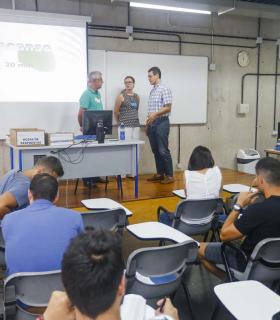 Más de 400 aspirantes participan en la segunda prueba de las oposiciones a agentes de la Policía Local de Las Palmas de Gran Canaria. · foto 3