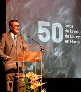 El Auditorio de Jameos del Agua acogió la celebración del 50 aniversario del Instituto de Haría. · foto 4