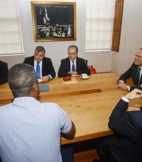 Augusto Hidalgo mantiene un encuentro con los alcaldes de Limassol (Chipre) y Rethymno (Grecia) en el marco del Congreso de Civitas Destinations. · foto 2