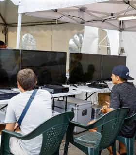 Más de 2.000 personas comparten su afición por el motor en el 2º Encuentro Solidario de Coches Japoneses en Arguineguín. · foto 1