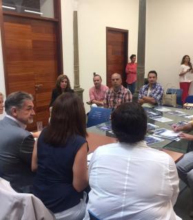Telde cambia la hora este sábado con música, talleres, actividades artísticas y lúdicas y muchas ofertas. · foto 1