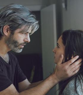 El director Pedro Aguilera y el actor Julio Perillán protagonizan el ciclo ‘Diálogos de cine’ de La Palma Film Commission. · foto 2