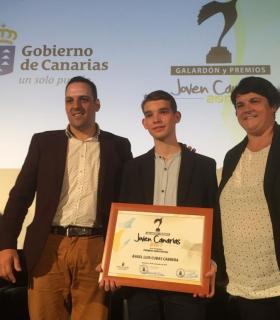 El Cabildo felicita al ajedrecista palmero Ángel Luis Cubas Cabrera por el ‘Premio Joven Canarias 2017’. · foto 1