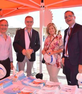 Inmaculada Medina inaugura la VI Feria de la Salud en la Piel en Las Canteras con la expectativa de alcanzar las 10.000 visitas. · foto 1