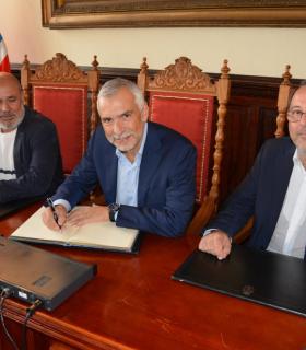 El embajador de Italia en España, Stefano Sannino, visita Santa Cruz de La Palma. · foto 1
